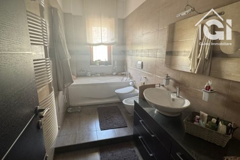 WhatsApp Image 2025-05-06 at 16.44.31