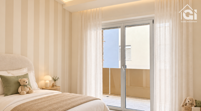 Cameretta minimal con soffitto stellato